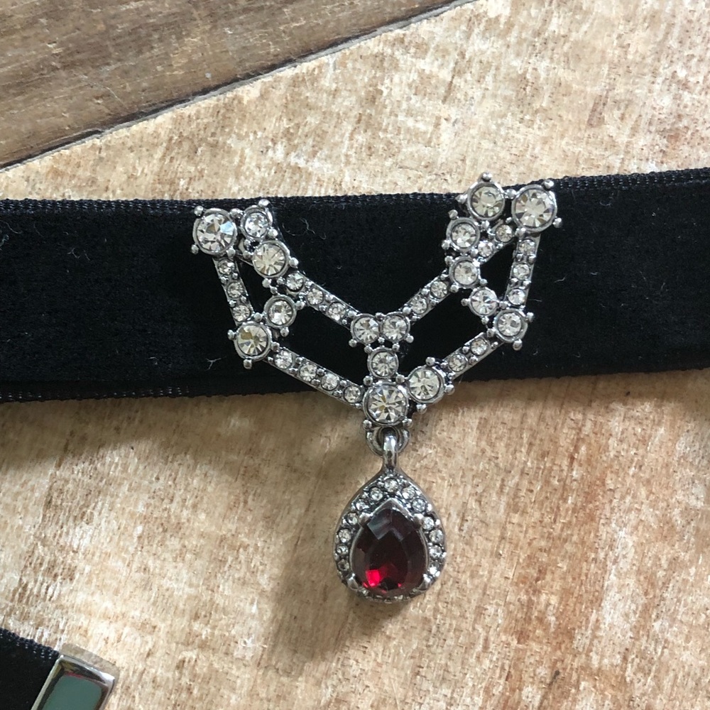 Velvet choker - Picture 2 of 2